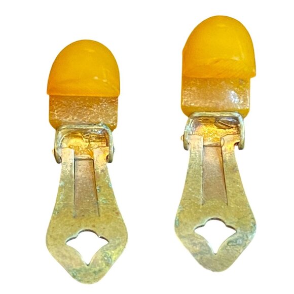Possible Bakelite Earrings Golden Clip-On Hugger Jewelry Vintage - Picture 4 of 8